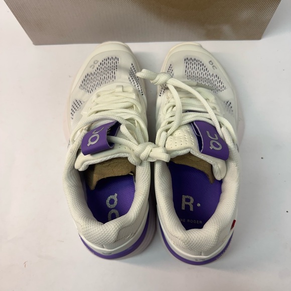 New On Running Women's The Roger pro purple white athletic shoes on cloud - Picture 5 of 6